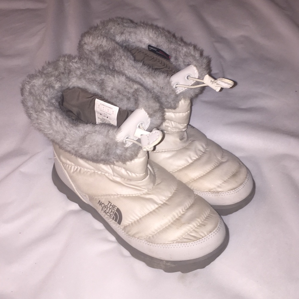 North face boots.FREE Victoria secret spray lotion